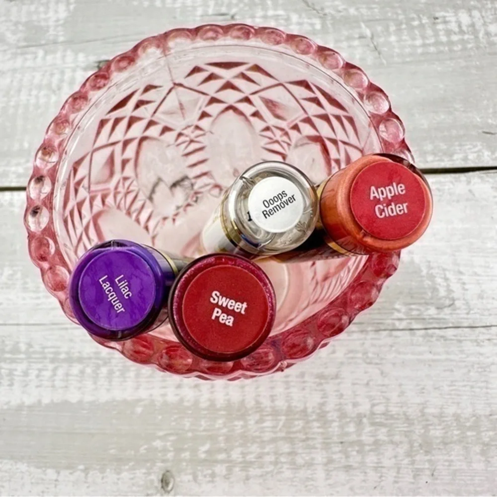 NEW LipSense Long Lasting Lip Color Bundle. Red.